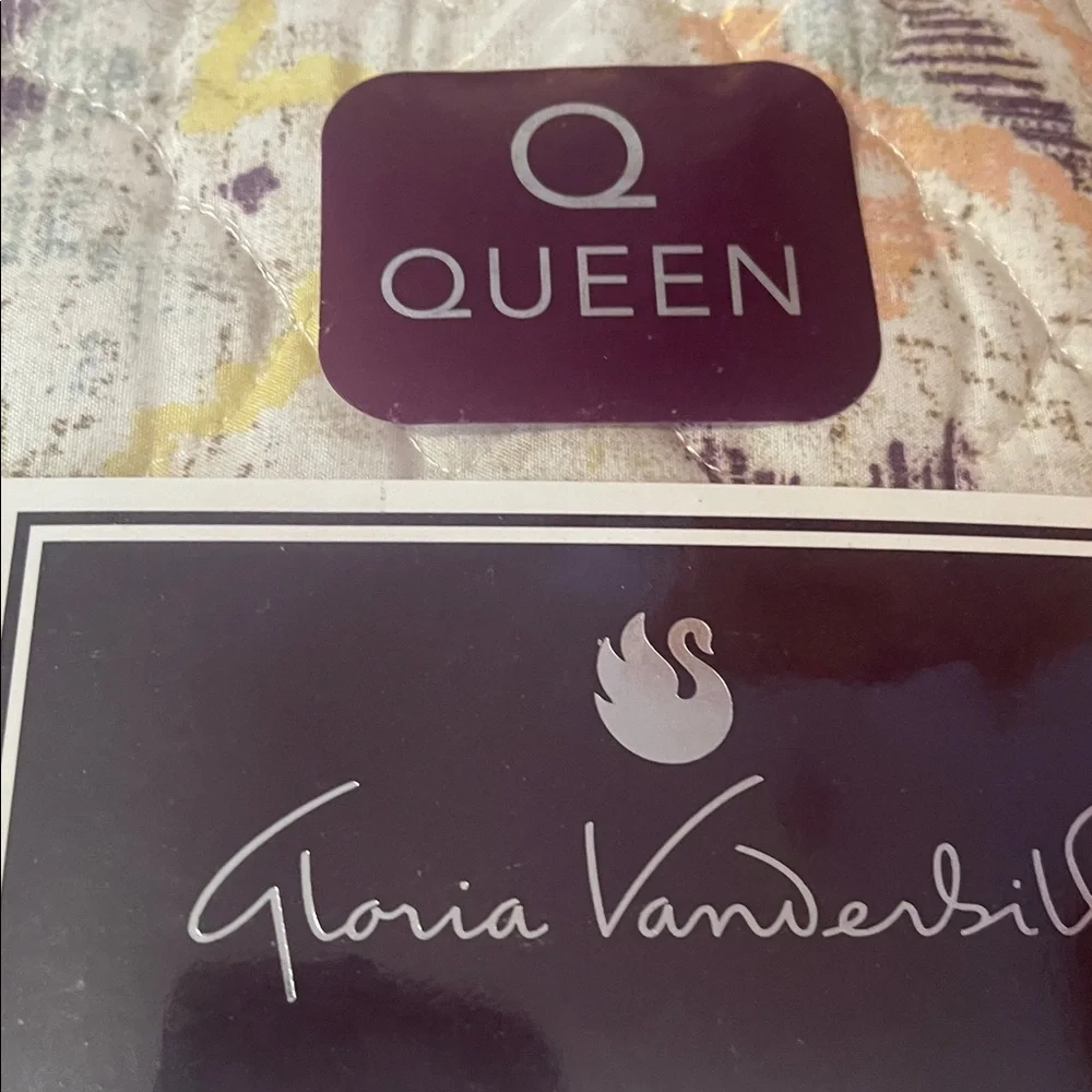 Gloria Vanderbilt Quilt Set - Purple and Yellow NO OFFER Please